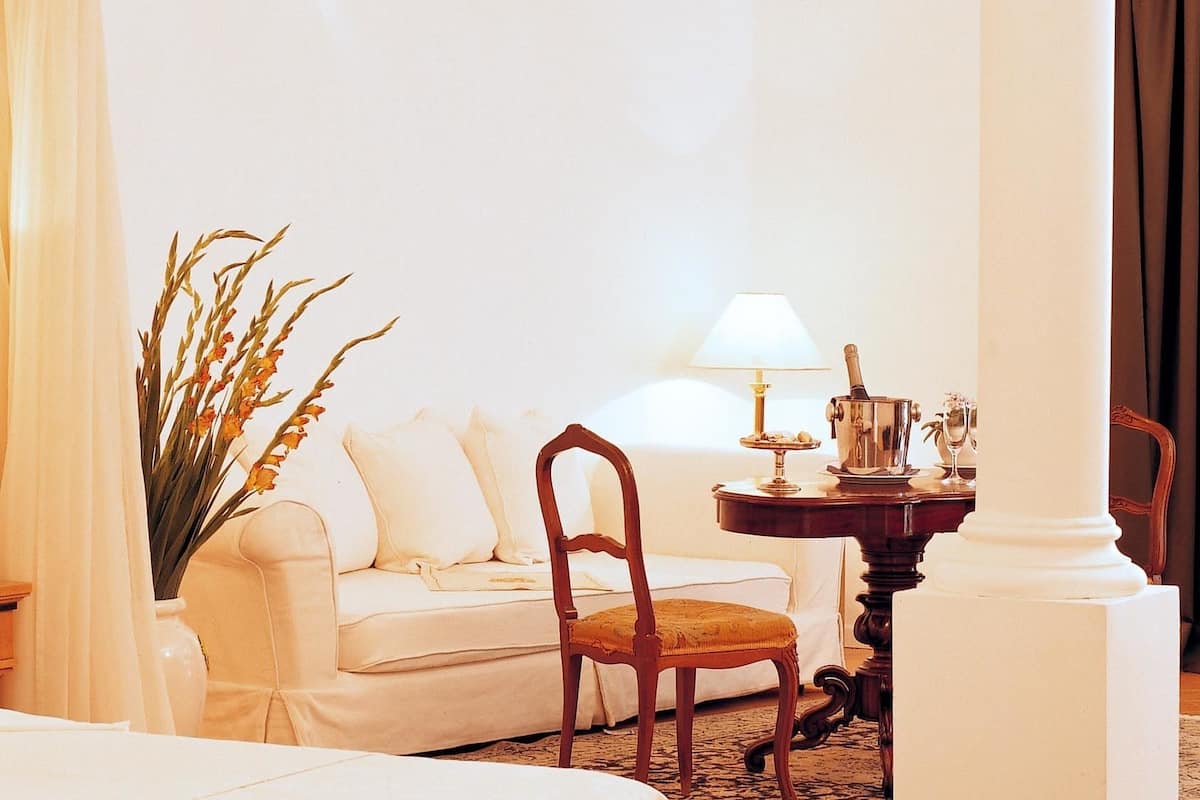 Suite Deluxe, terrasse, vue mer | 1 chambre, literie hypoallergénique, minibar