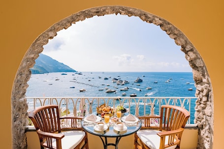 Terraza o patio. Covo dei Saraceni