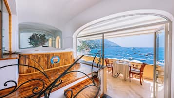 Suite Deluxe, terraza, vistas al mar | Terraza o patio