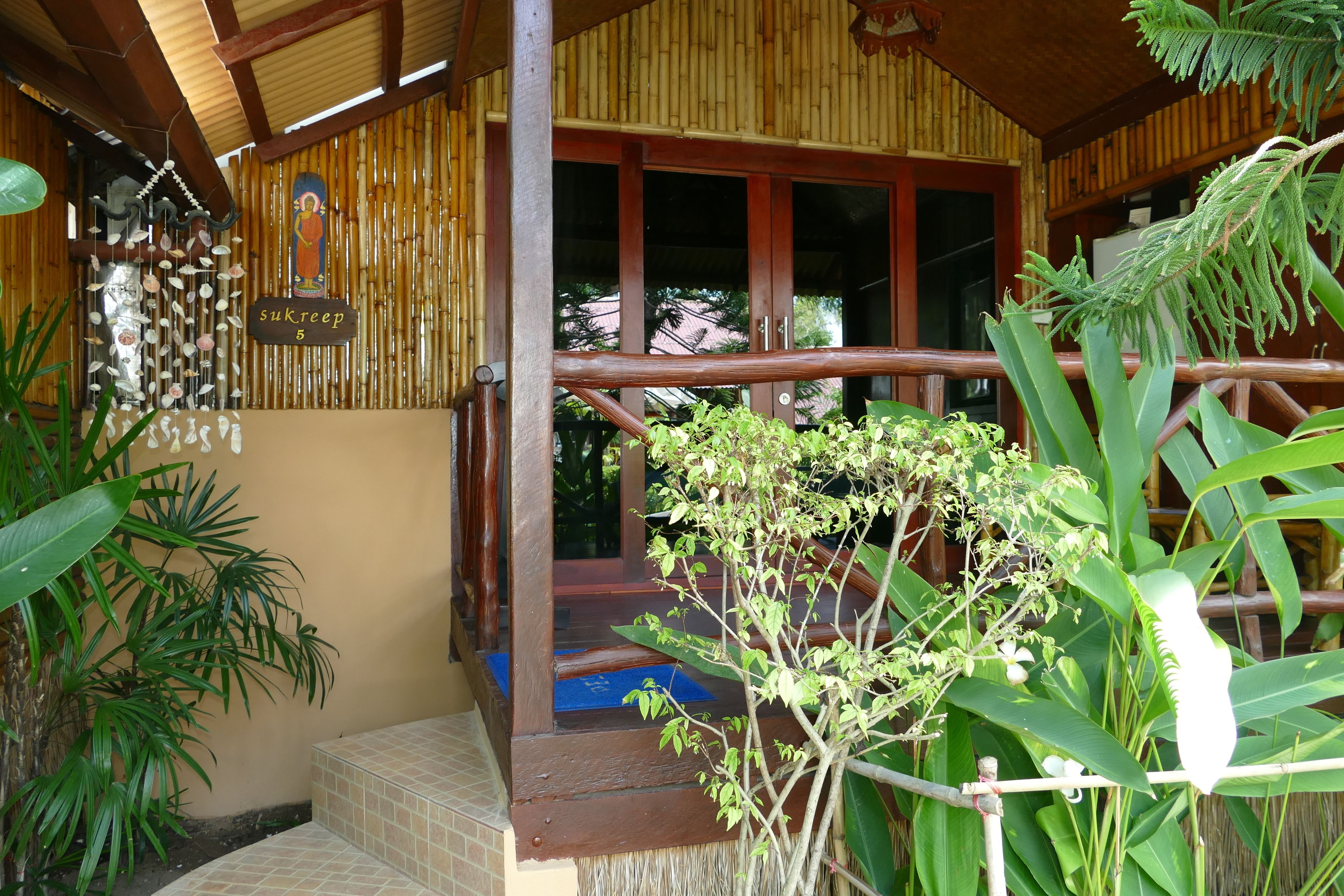 deluxe bungalow, 1 king bed | terrace/patio