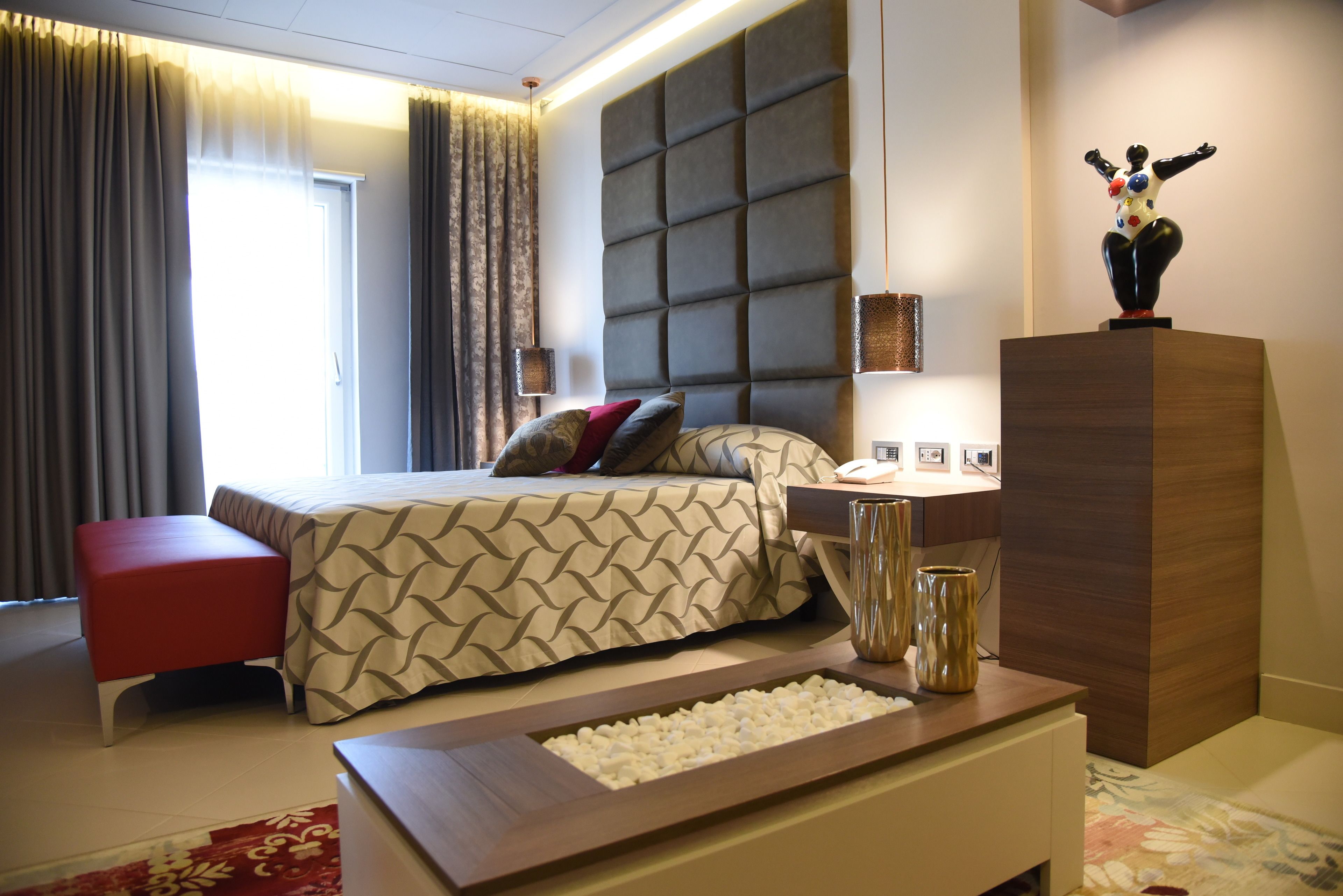 Camera Royal, 1 letto matrimoniale, vista cortile | Biancheria da letto di alta qualità, minibar, una cassaforte in camera