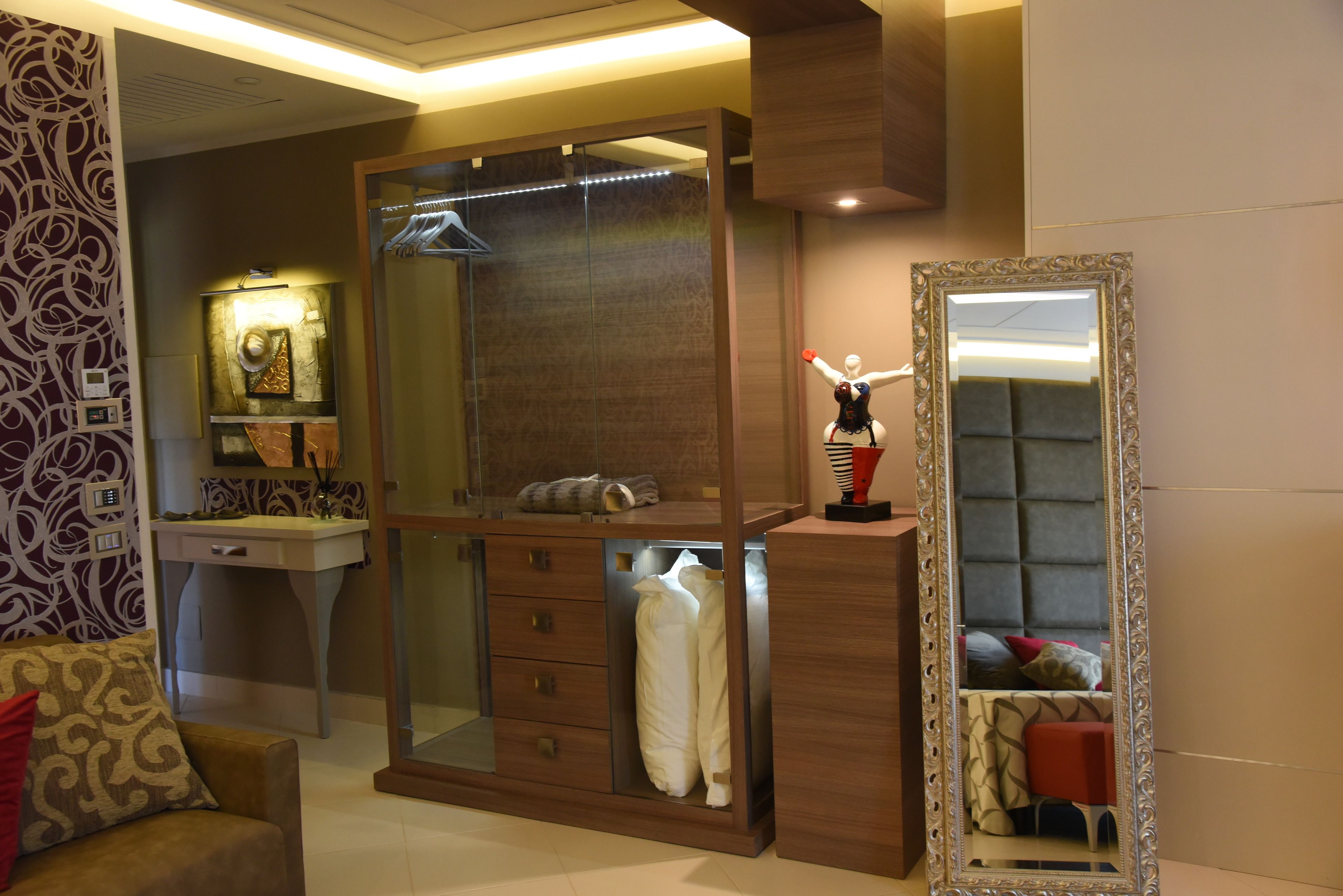 royal room, 1 double bed, courtyard view | 1 bedroom, premium bedding, minibar, in-room safe