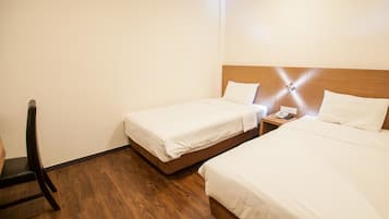 標準雙床房 | 獨特裝修、熨斗/熨衫板、免費 Wi-Fi