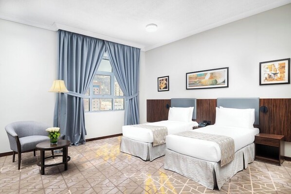 Suite junior | Minibar, caja de seguridad en la habitación, escritorio y wifi gratis 