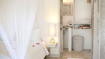Bangalô, 1 quarto | Frigobar, cofres nos quartos, escrivaninha