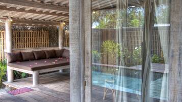 Deluxe Villa, 1 Bedroom | Living area