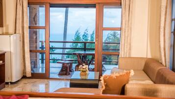 Grand Villa, 2 Bedrooms, Ocean View | Bathroom | Rainfall showerhead, free toiletries, hair dryer, bidet