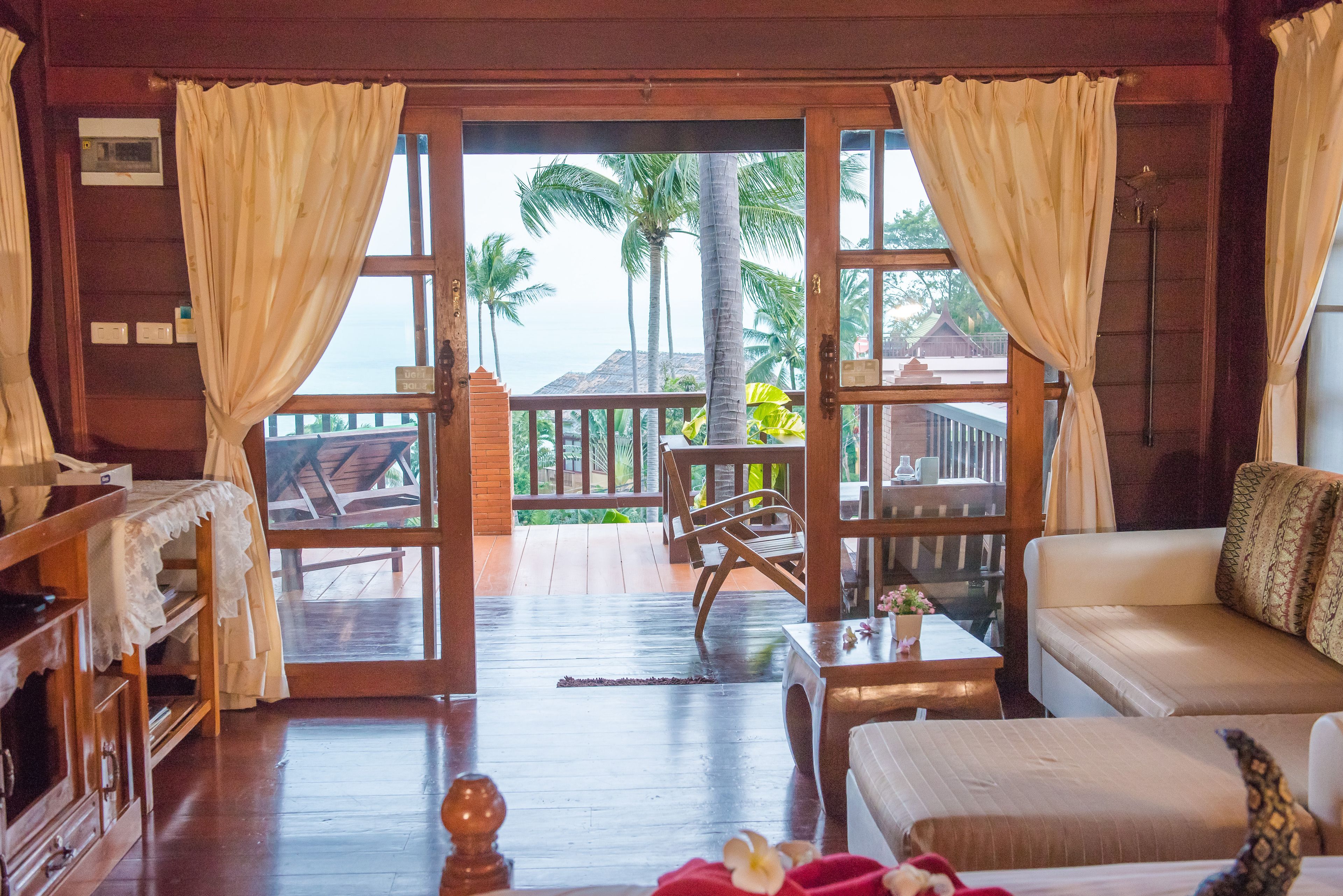 Classic Villa, 1 Bedroom, Ocean View | Living area | 32-inch flat-screen TV with cable channels, TV