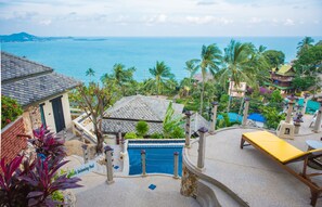 2 室外游泳池，瀑布泳池