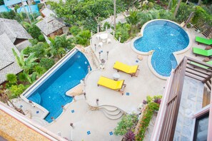 2 outdoor pools, a waterfall pool - Laem Sila Resort (Koh Samui)