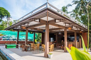Lobby sitting area - Laem Sila Resort (Koh Samui)