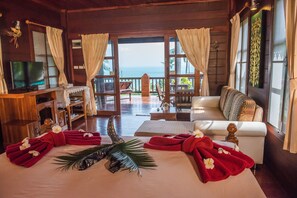 经典别墅, 1 间卧室, 海洋景观 | 高档床上用品、客房内保险箱、办公桌、免费婴儿床