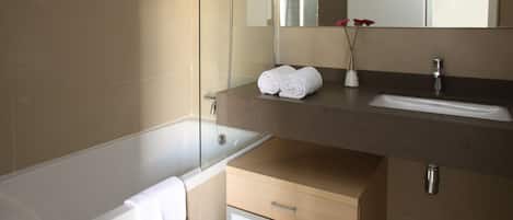 Articles de toilette (gratuits), serviettes fournies