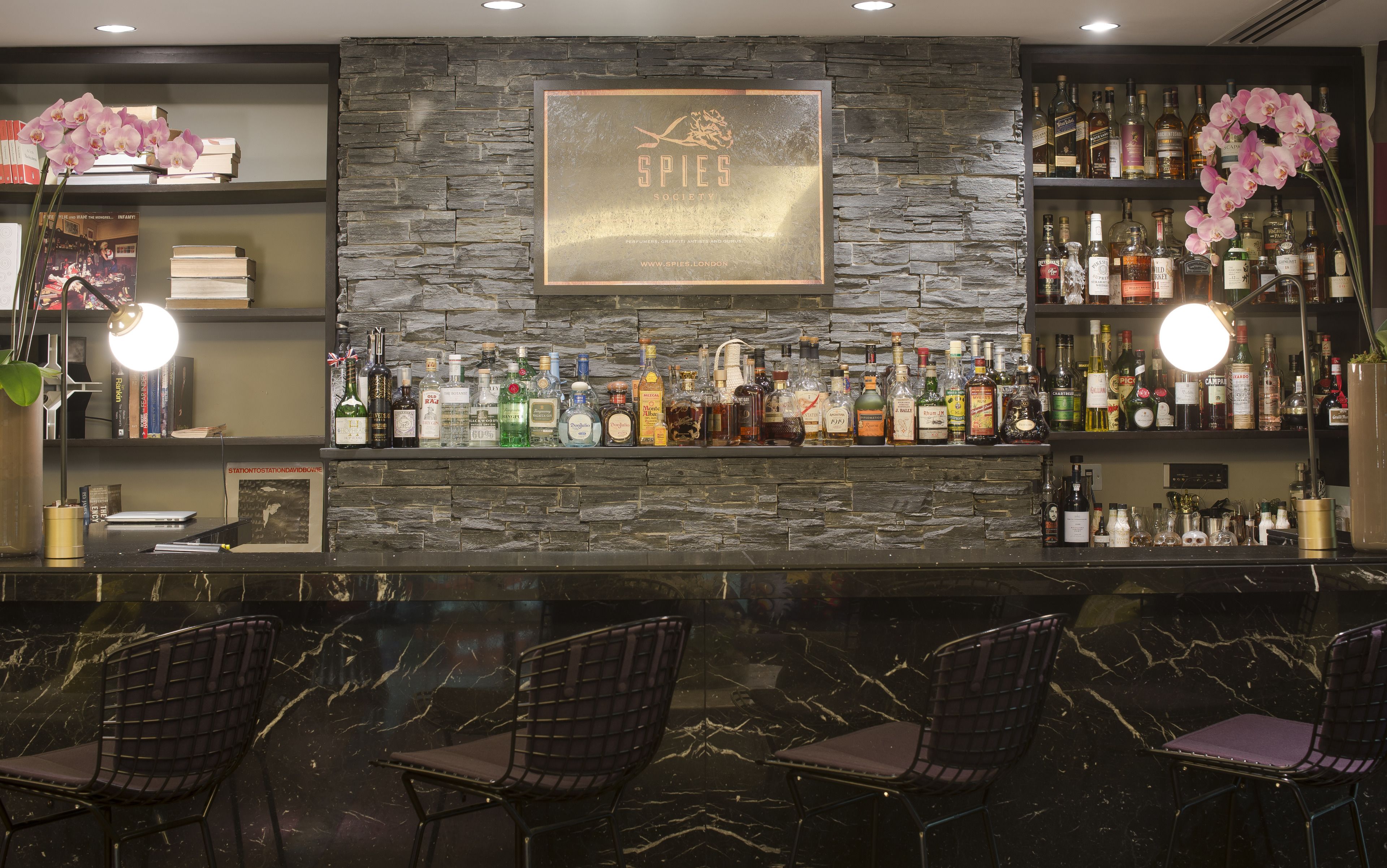 5 bars/lounges, rooftop bar, cocktail bar