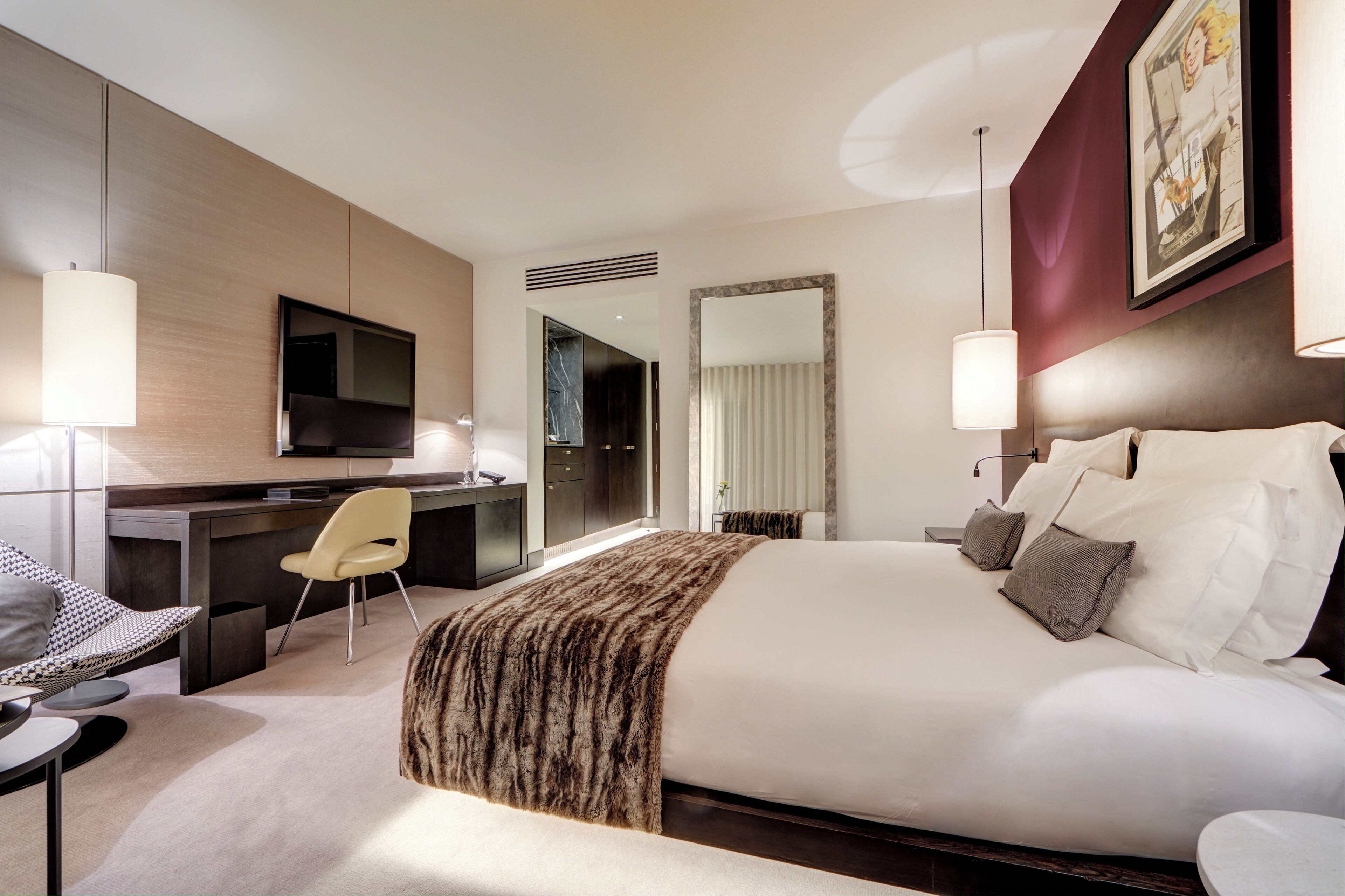 Hypo-allergenic bedding, down duvets, minibar, in-room safe