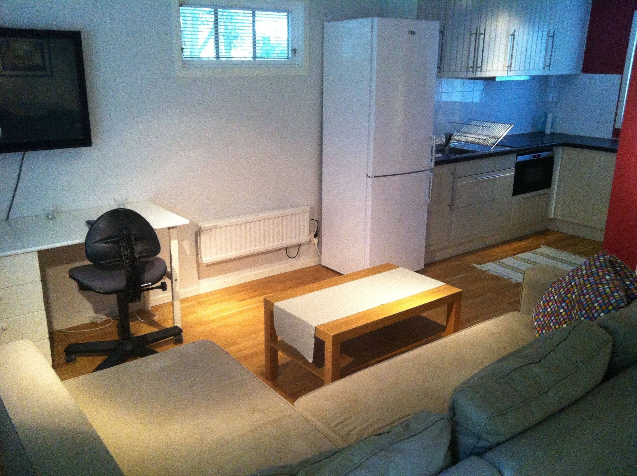 apartment, 1 bedroom | living room | 30-inch tv with cable channels