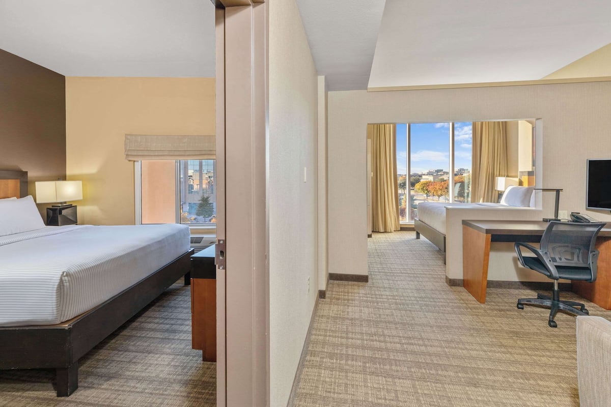 in-room safe, desk, iron/ironing board, free wifi