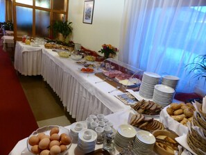 Frühstück und Abendessen