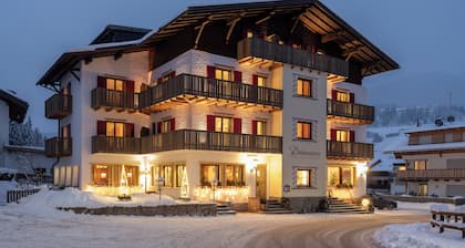 Hotel Dolomiten