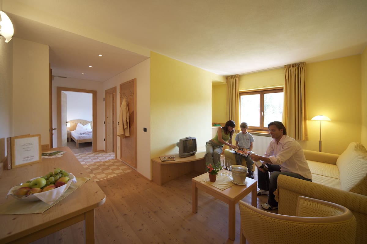 Junior Suite | Living room | Flat-screen TV