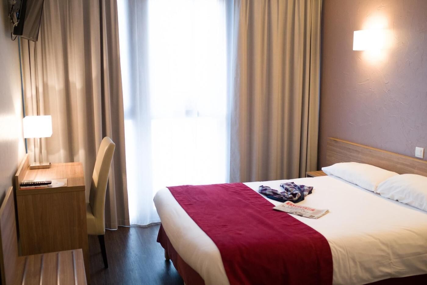 desk, soundproofing, iron/ironing board, free cots/infant beds