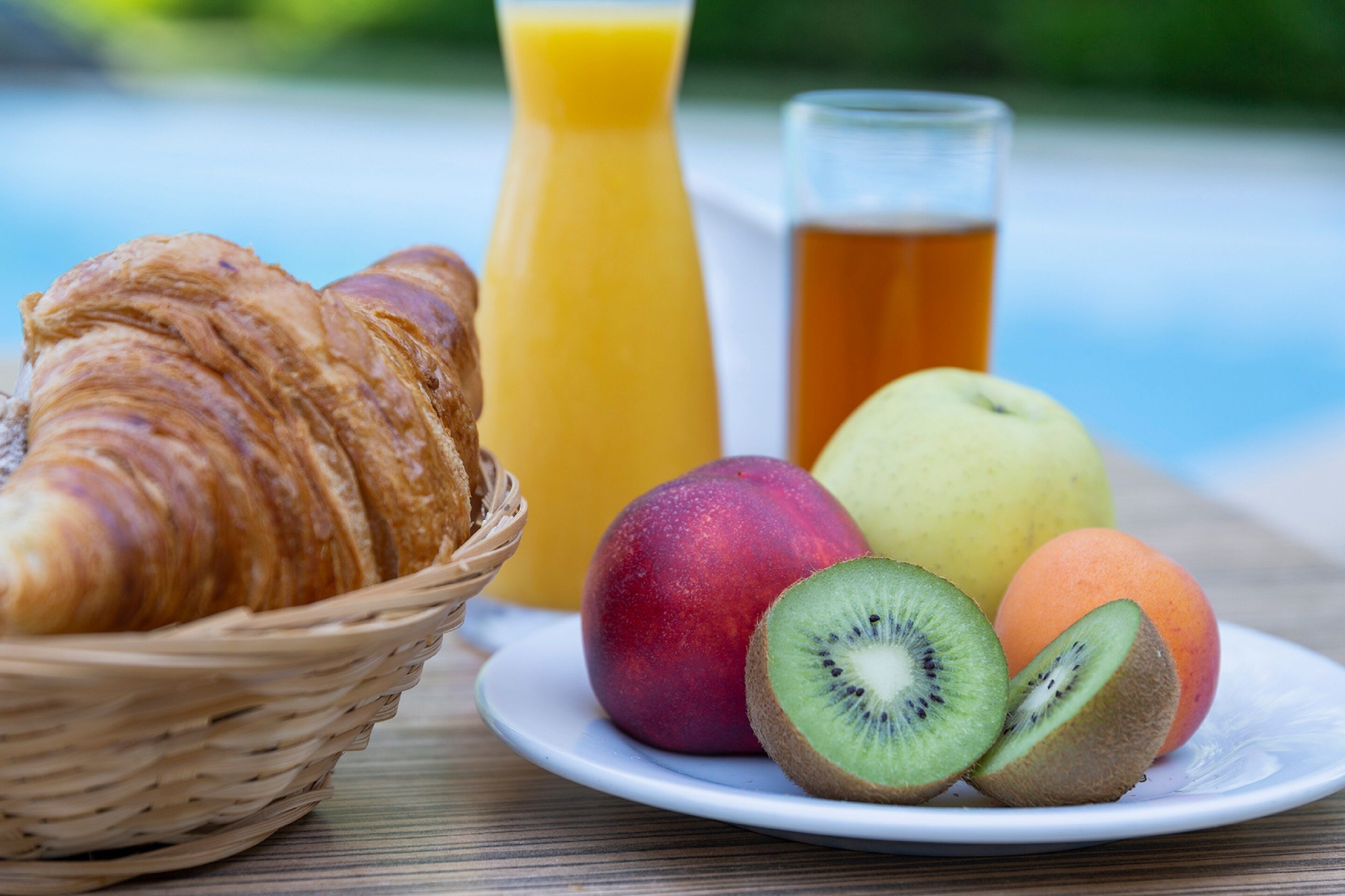 daily buffet breakfast (eur 10.40 per person)