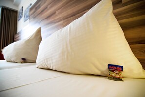 Habitación Business doble | Ropa de cama de alta calidad, decoración individual, escritorio