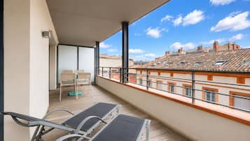 Paritalo, 1 parisänky ja vuodesohva | Terassi/patio