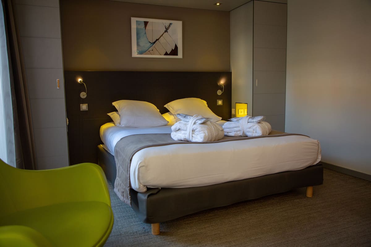 2 slaapkamers, luxe beddengoed, een kluis op de kamer