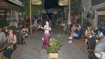 Pertunjukan teater
