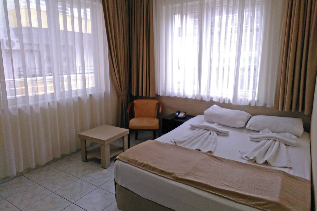 Minibar, desk, rollaway beds (free), WiFi (free)
