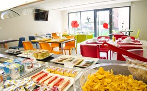 Desayuno buffet todos los días (con cargo) 
