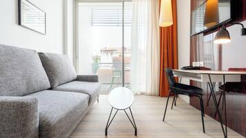 ONE BEDROOM APARTMENT | Living area | 36-cm flat-screen TV with satellite channels, TV, Netflix