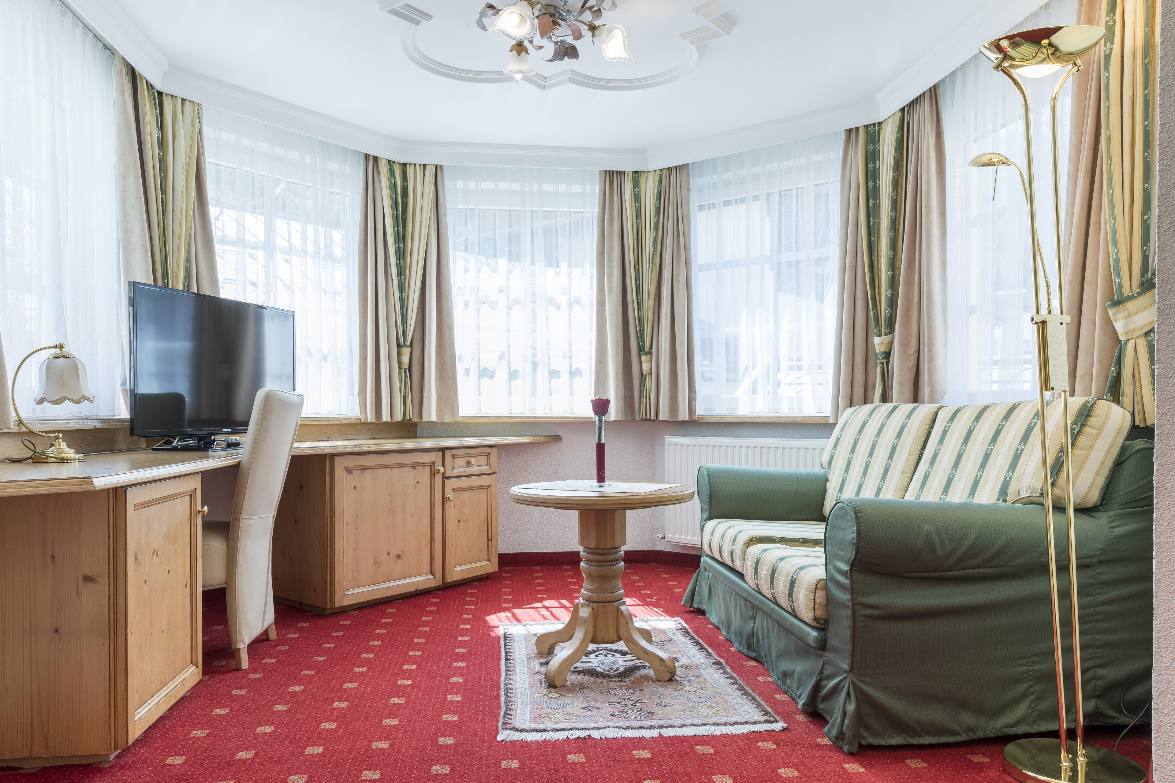 standard double room | hypo-allergenic bedding, down duvets, minibar, in-room safe