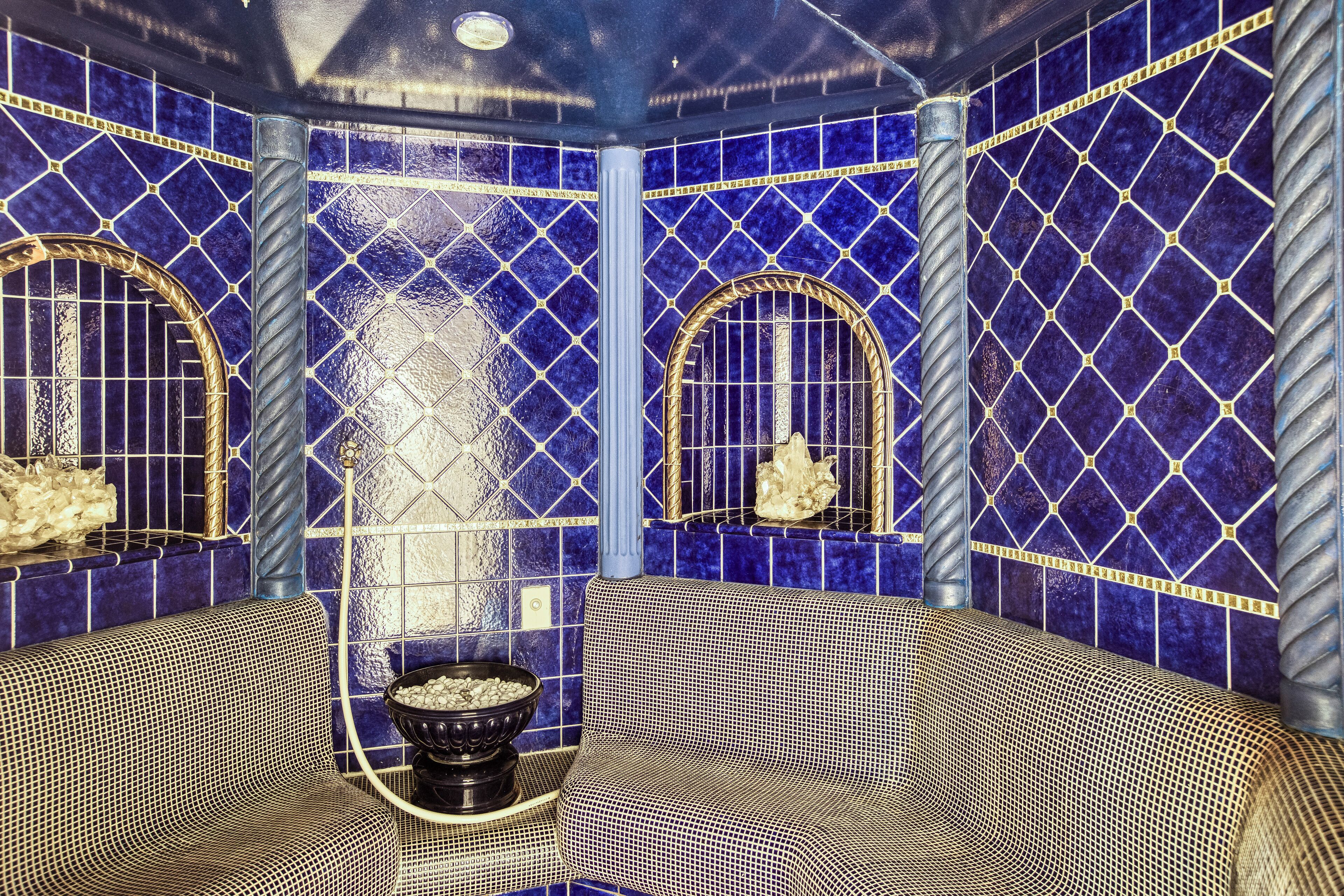 Behandlingsrom for par, badstue, boblebad og tyrkisk bad/hamam