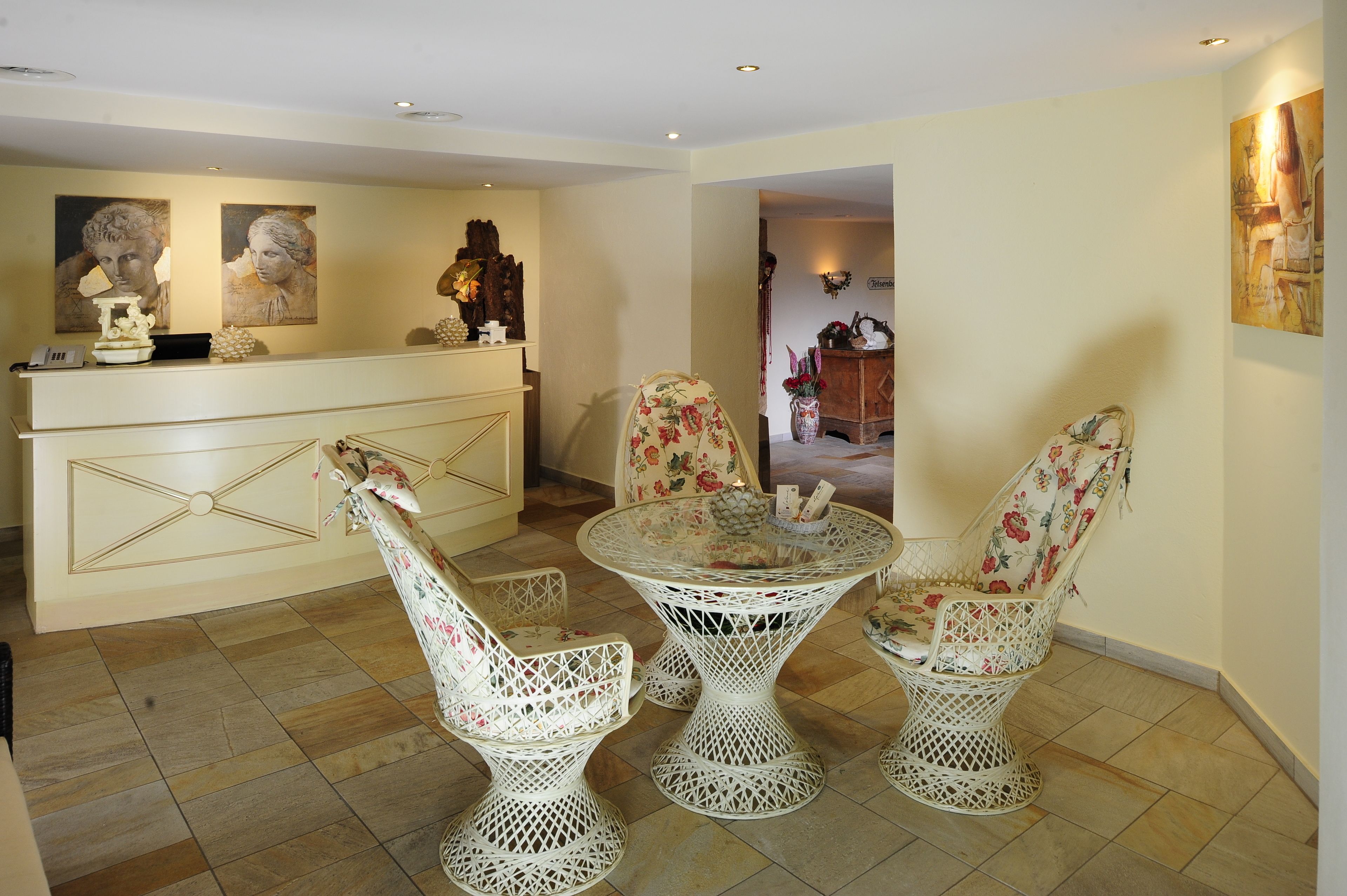 couples treatment room(s), sauna, hot tub, turkish bath/hammam