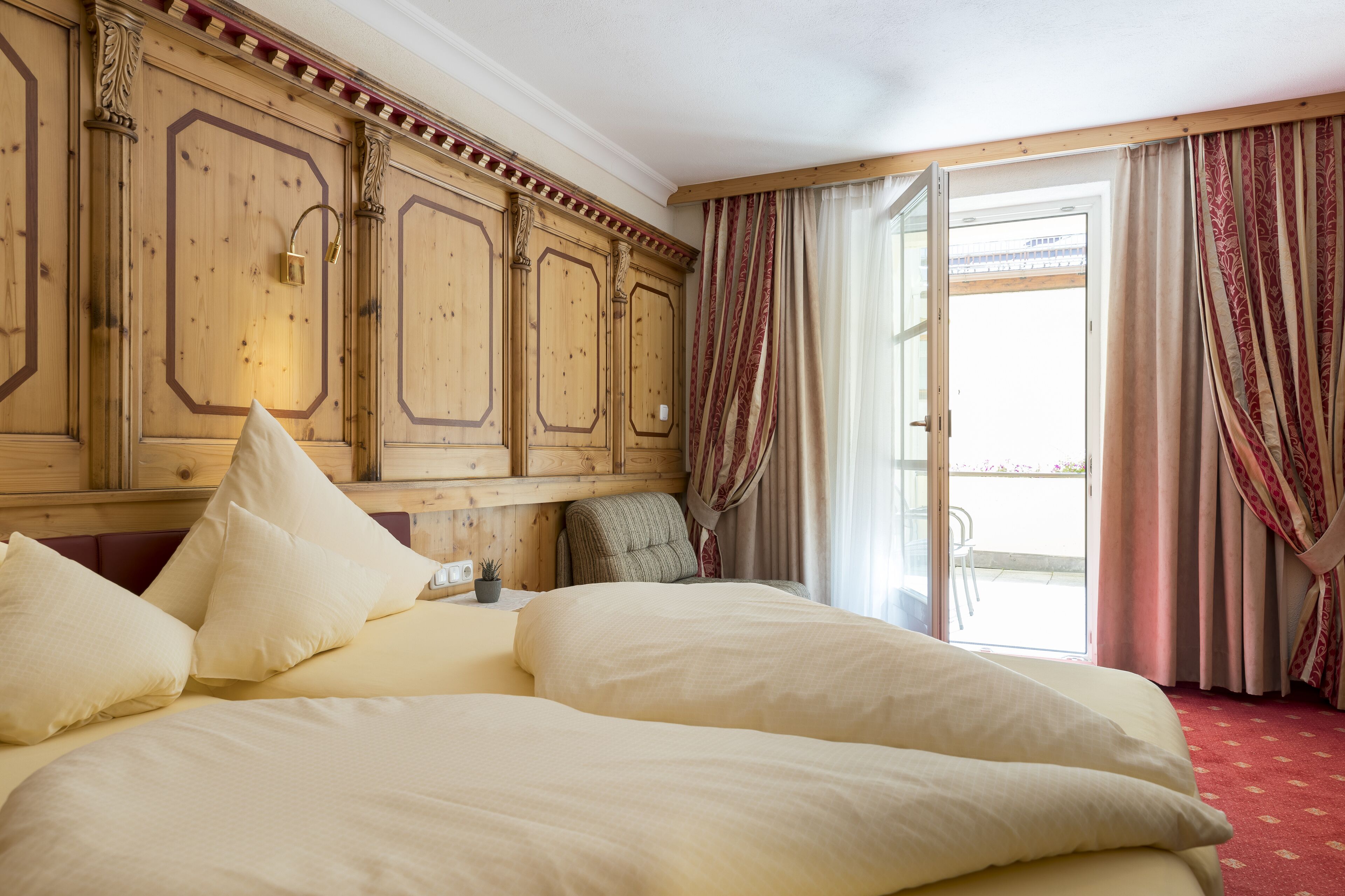 standard double room | hypo-allergenic bedding, down duvets, minibar, in-room safe