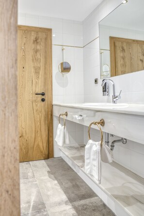 Chambre Double Deluxe | Salle de bain