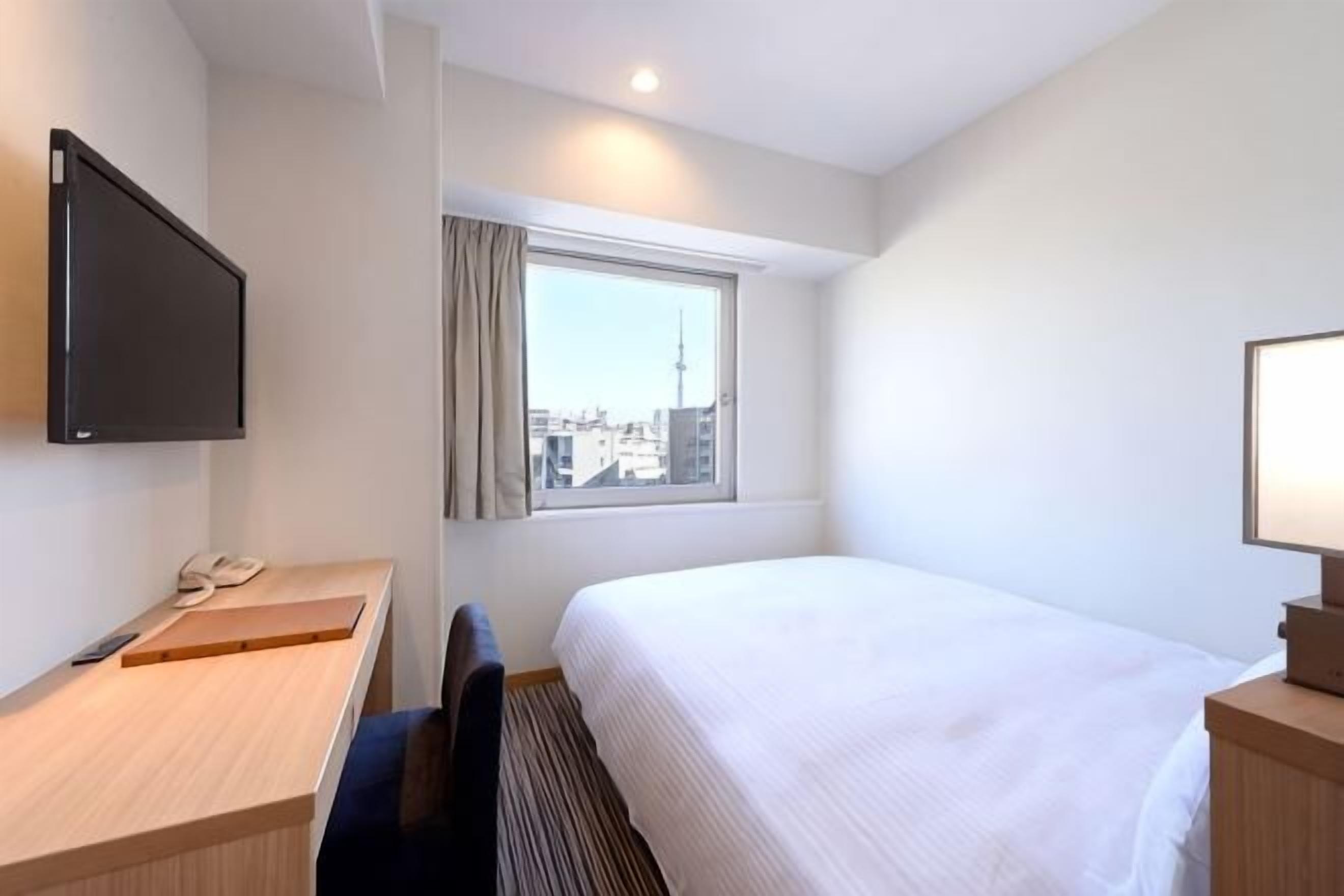 In-room safe, soundproofing, iron/ironing board, free WiFi