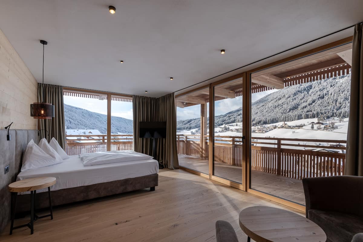 Luxury-Zimmer, Sauna | 1 Schlafzimmer, italienische Bettbezüge von Frette