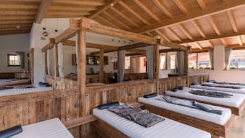 Sauna, steam room, Turkish bath, body treatments, aromatherapy