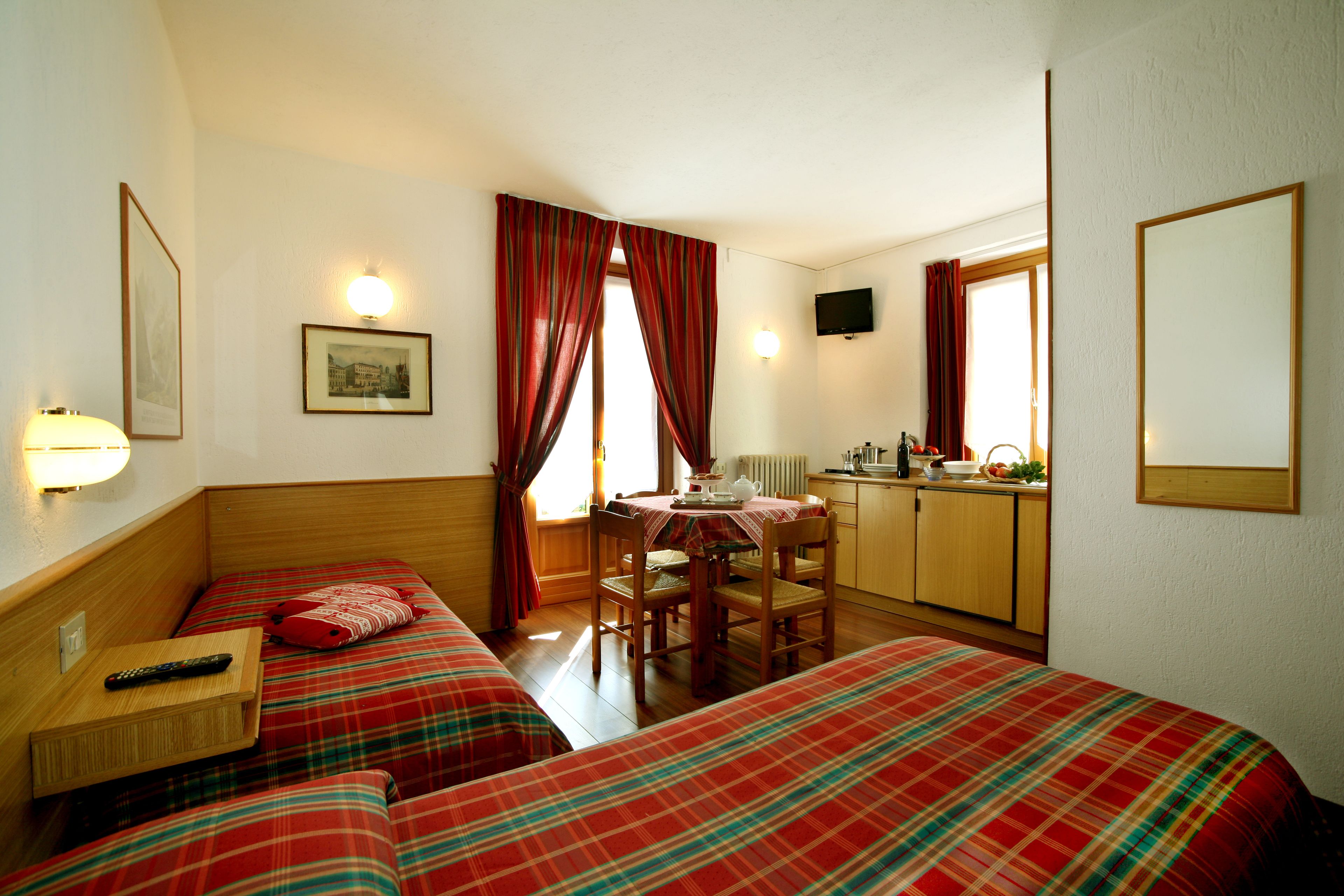 triple room | desk, free wifi, bed sheets