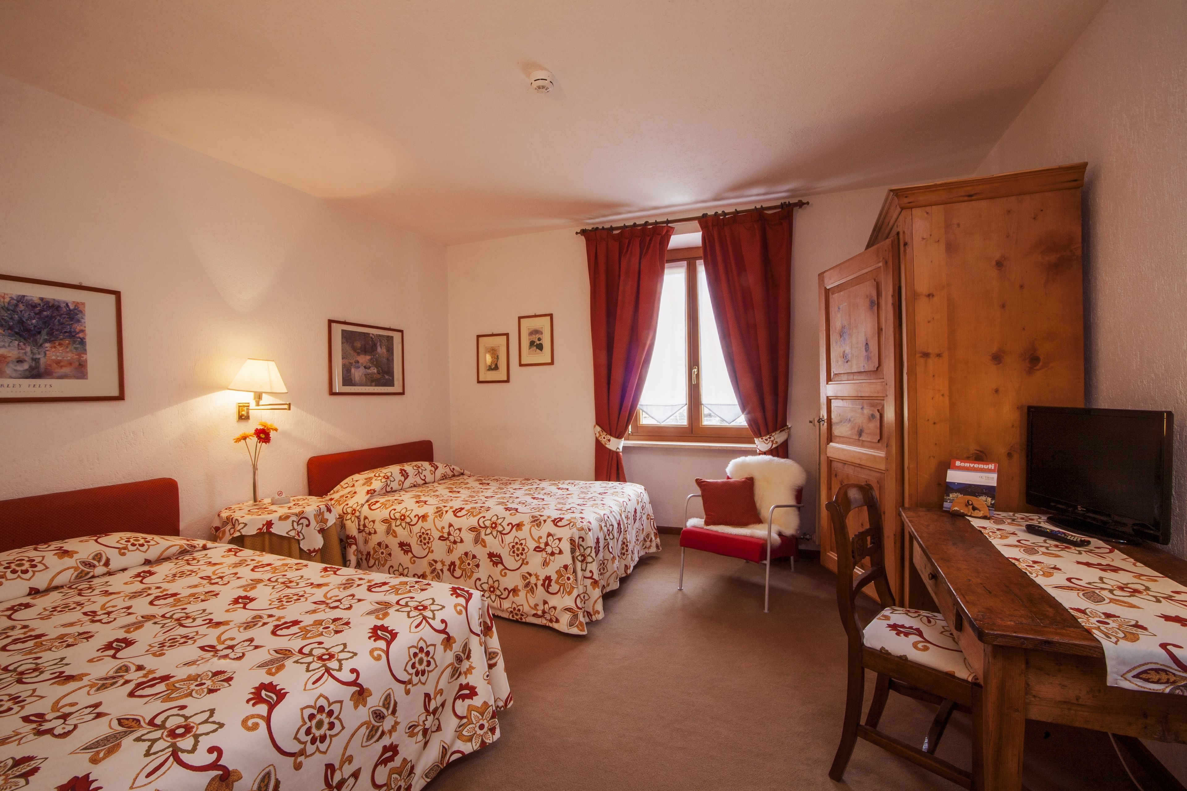double room | desk, free wifi, bed sheets