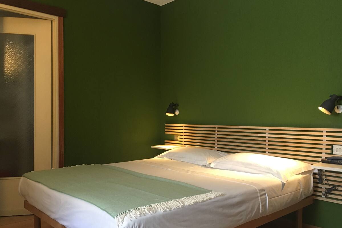 economy double or twin room | desk, free wifi, bed sheets