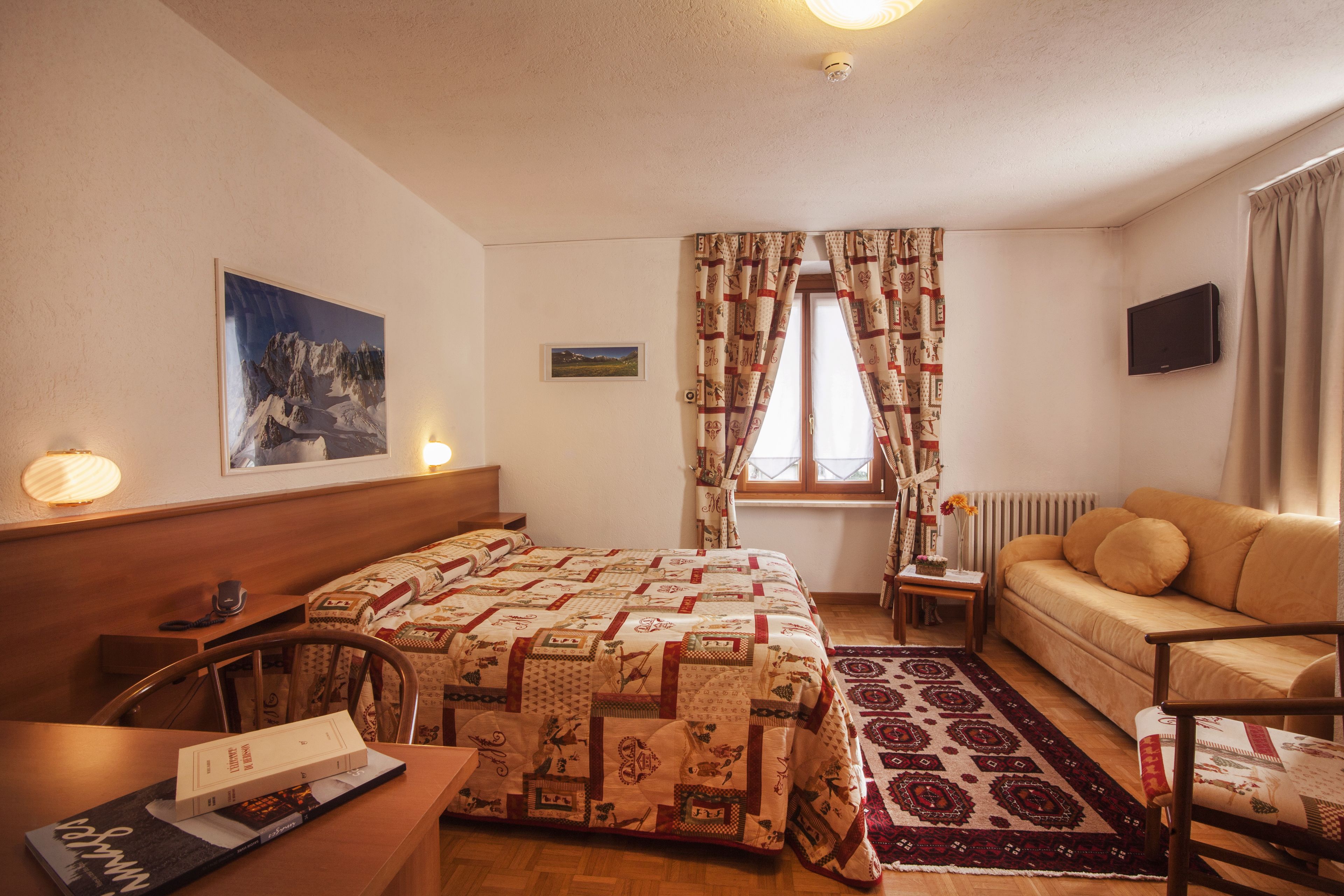 triple room | desk, free wifi, bed sheets