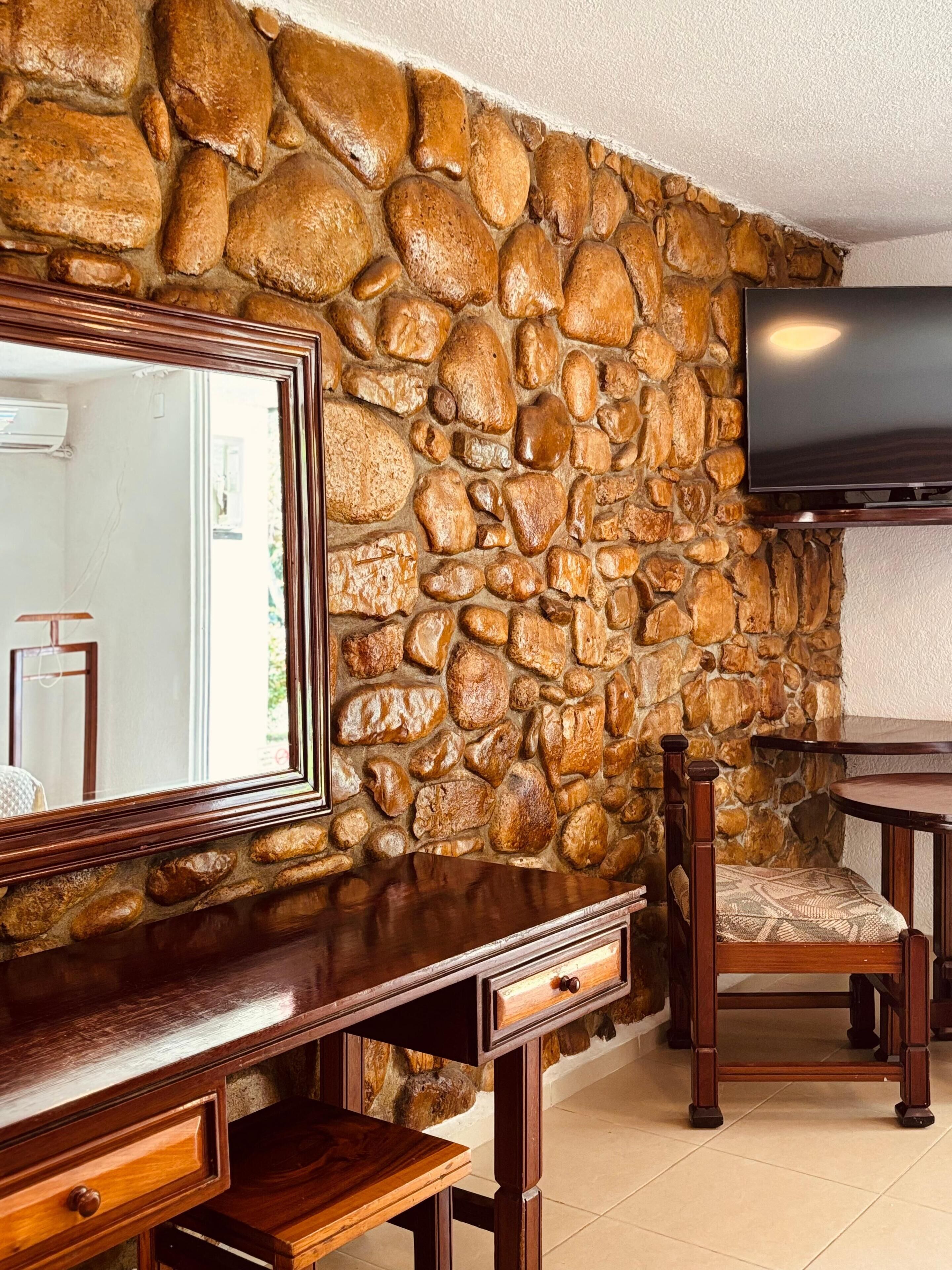 1 bedroom, down duvets, in-room safe, laptop workspace