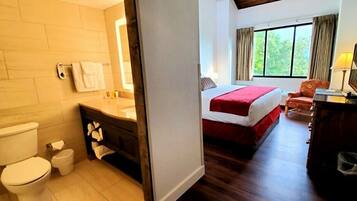 Combined shower/bathtub, hair dryer, towels