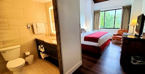 Ensemble douche/baignoire, sèche-cheveux, serviettes fournies