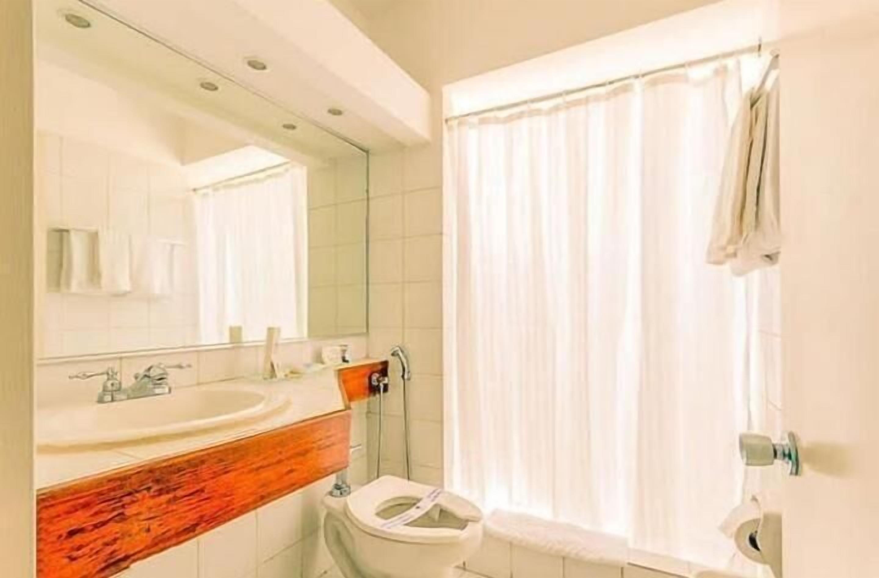 Photo - Hotel Cristina Suites