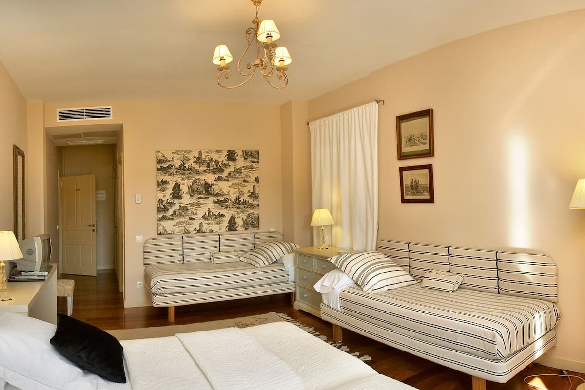 individually decorated, individually furnished, desk, laptop workspace